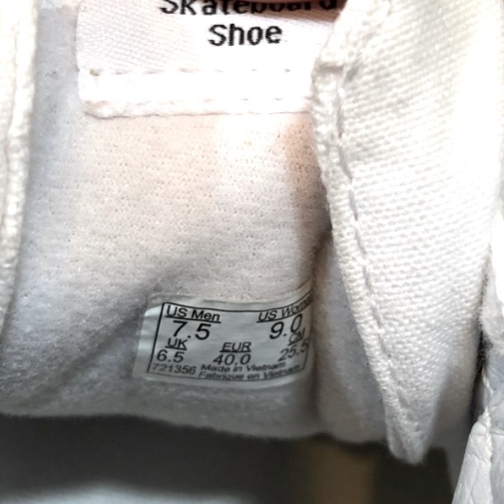White high top vans- canvas, women’s 9, men’s 7.5 - Picture 11 of 11